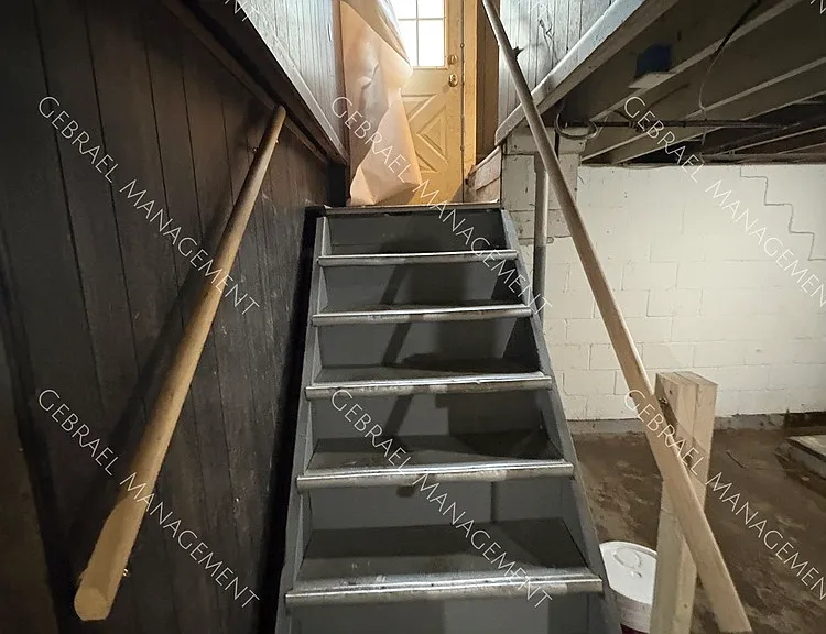 1505 Hughes Ave — Photo 9