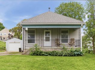 707 Oak St, Oakland, IA 51560