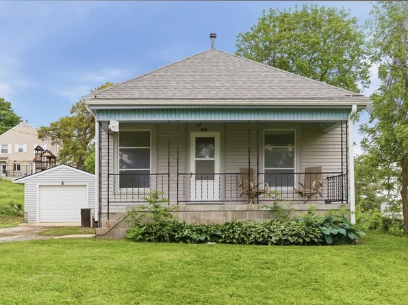 707 Oak St, Oakland, IA 51560