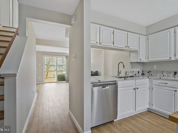 4th image of 8552 Koluder Ct