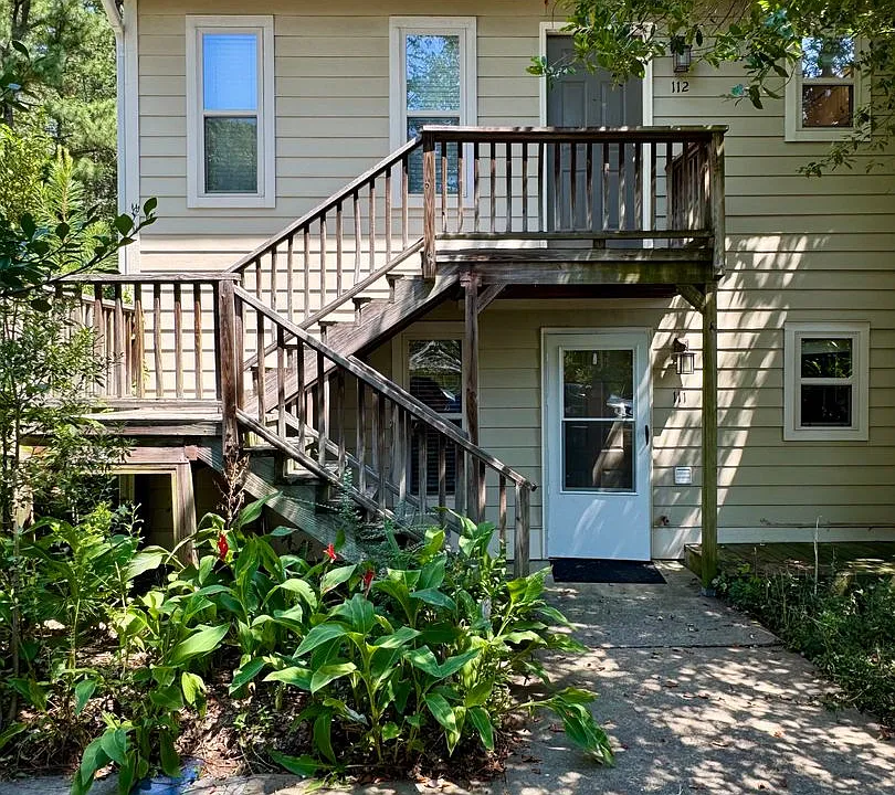 1513 E Franklin St #111