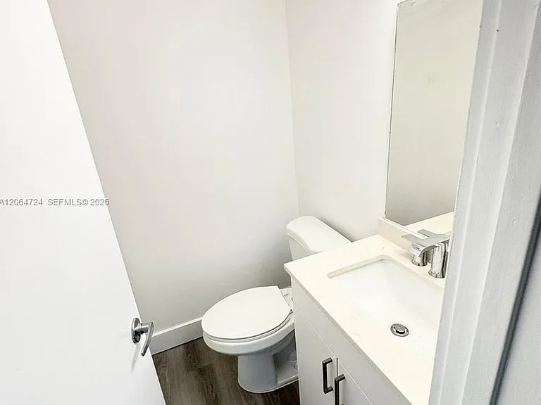 8101 Crespi Blvd #403 — Photo 15