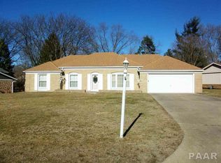 45 Laurel Dr, Canton, IL 61520