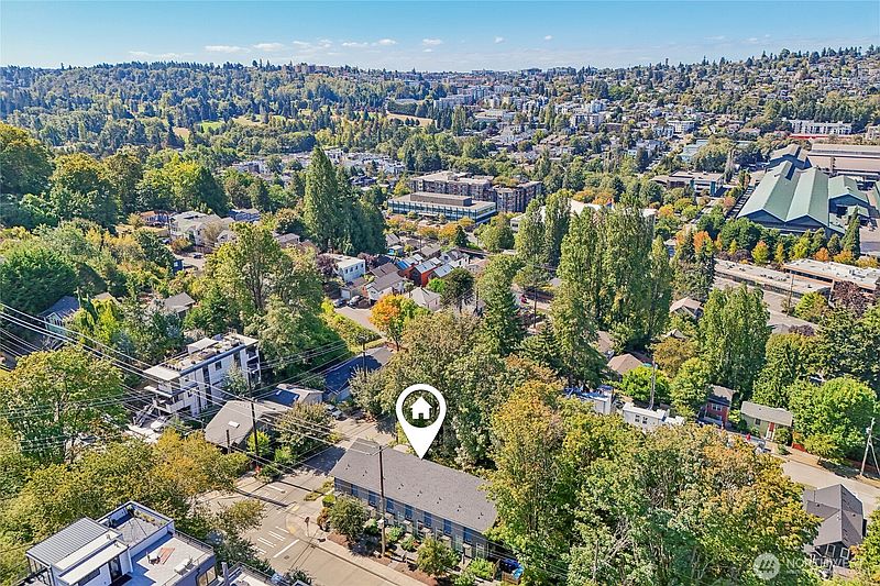 2nd image of 3857 21st Avenue SW