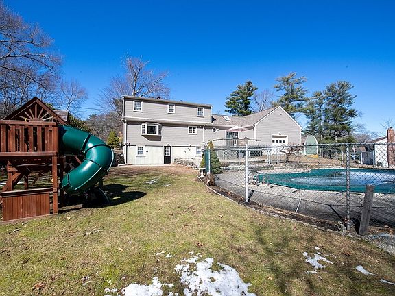 5th image of 78 Precinct St