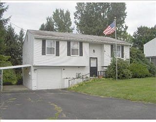 5th image of 127 Cornell Dr