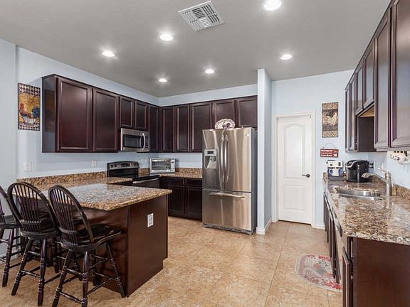 5th image of 972 S Huish Dr
