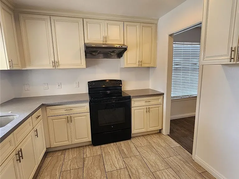 1823 Niblick Cir — Photo 5