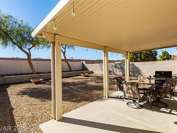 5th image of 7933 Lovely Pine Pl