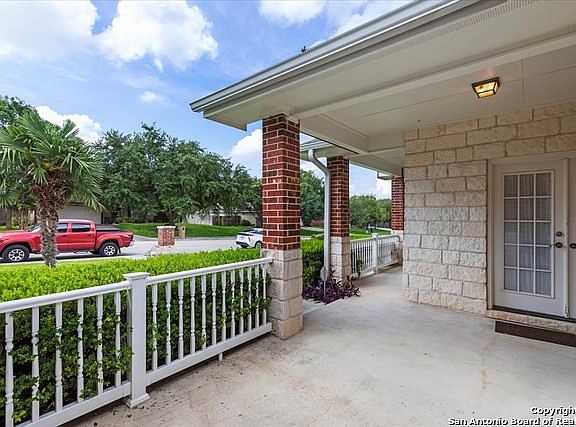 3rd image of 1330 Luchenbach Dr