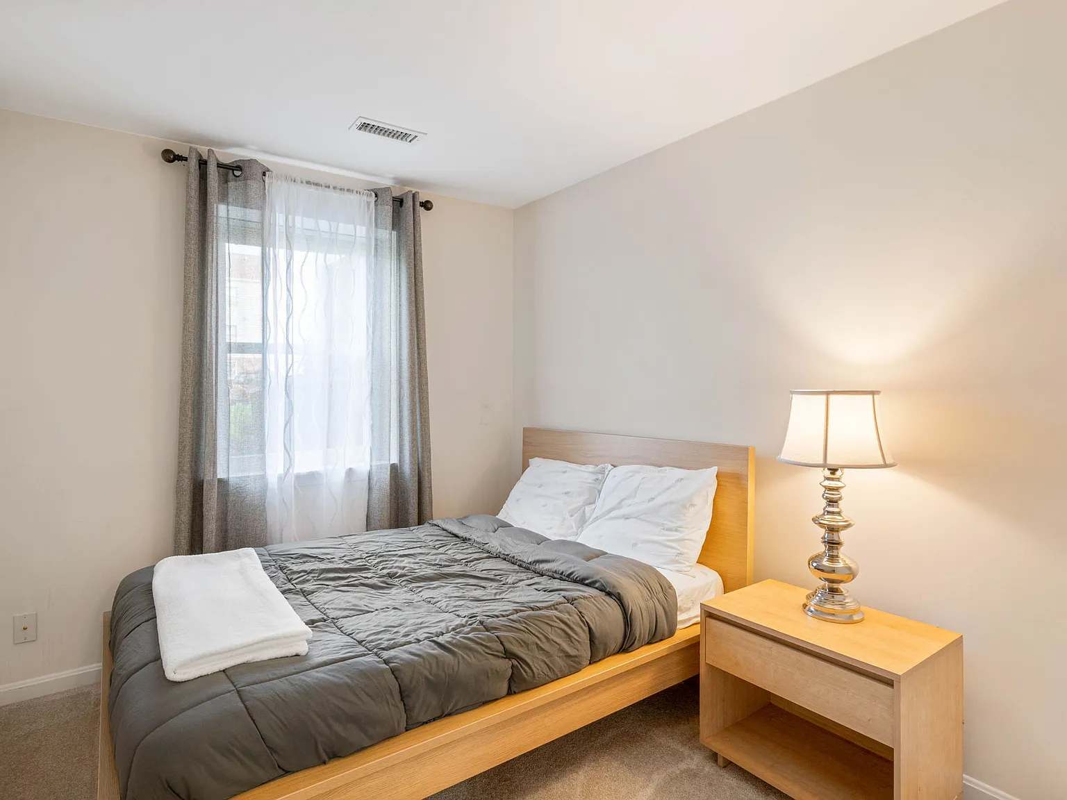2 bed, 790 sqft, $1,650 — Photo 4