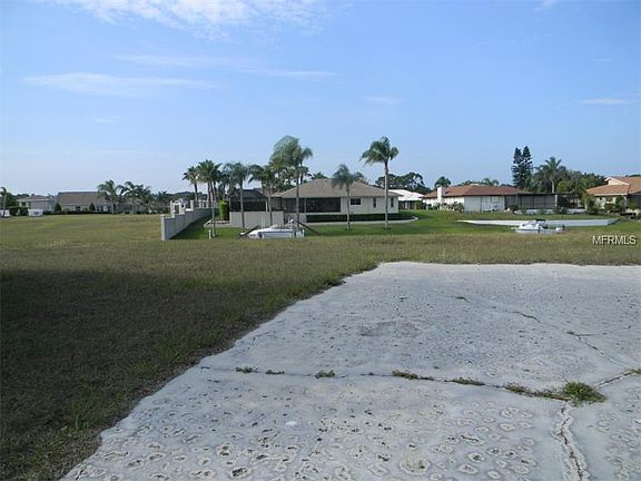 4th image of 344 Oakwood Cir