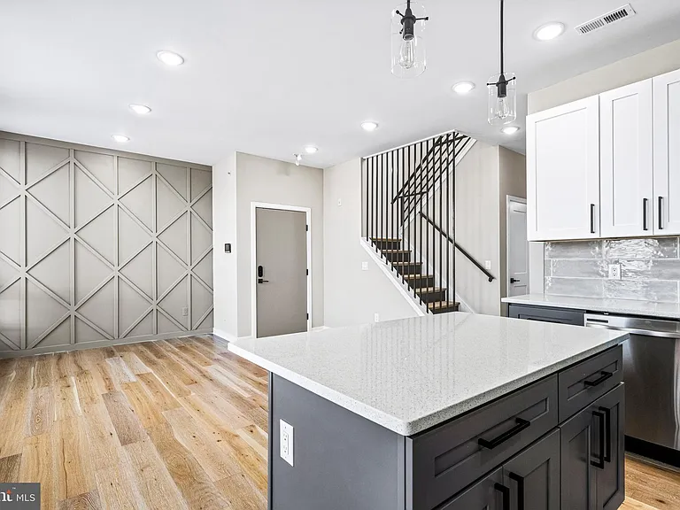 2409 N Hancock St #6 — Photo 21