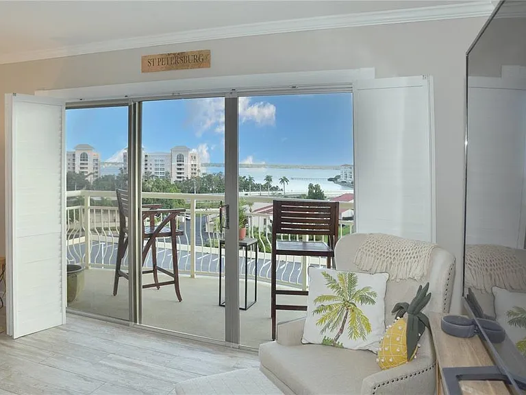 4900 Brittany Dr S #811 — Photo 15
