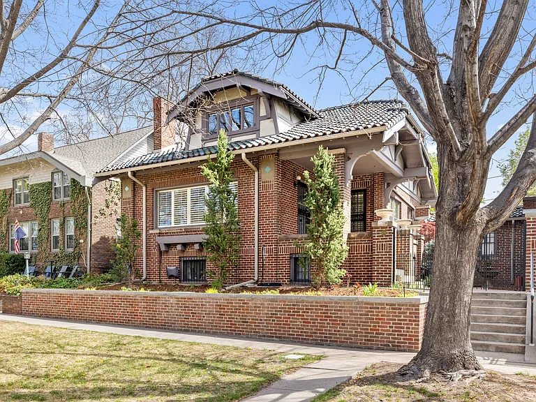 636 N Williams St — Photo 1