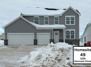 1226 Denmark Cir #49, Oregon, WI 53575