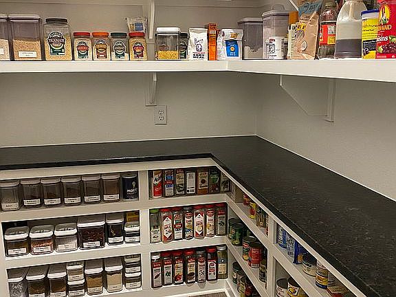 Pantry w/Appliance Cabinet