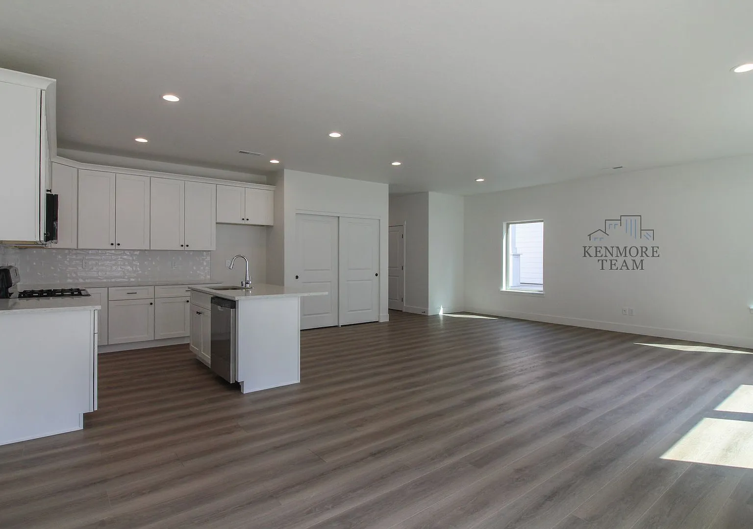 4 Bedroom, 2.5 Bath Duplex in Kennewick — Photo 4