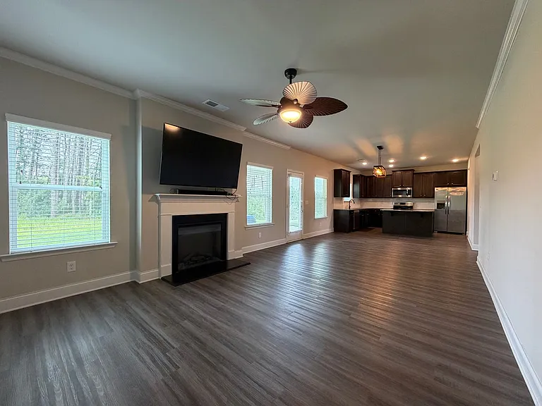 61 N Village Cir — Photo 9