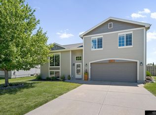 18809 Cinnamon St, Omaha, NE 68135