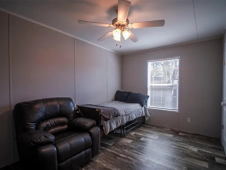 5402 Five Oaks Dr — Photo 16