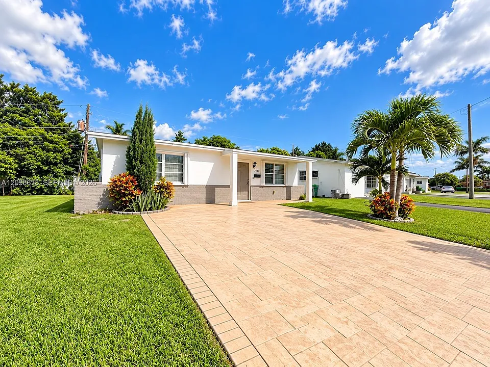 2560 NW 81st Ter