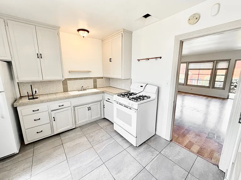 6100 Glen Alder St — Photo 19