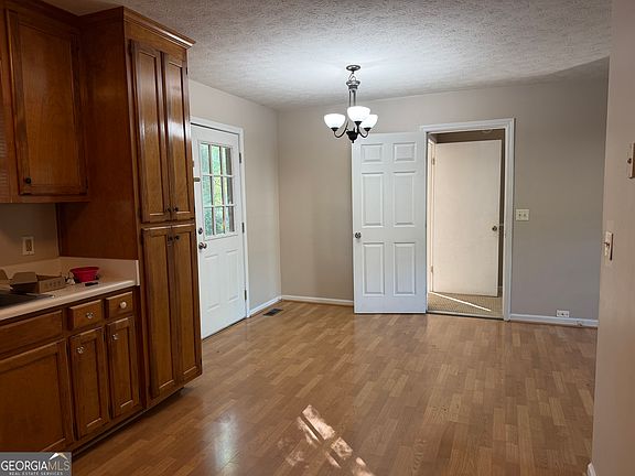 5th image of 114 Pinedale St