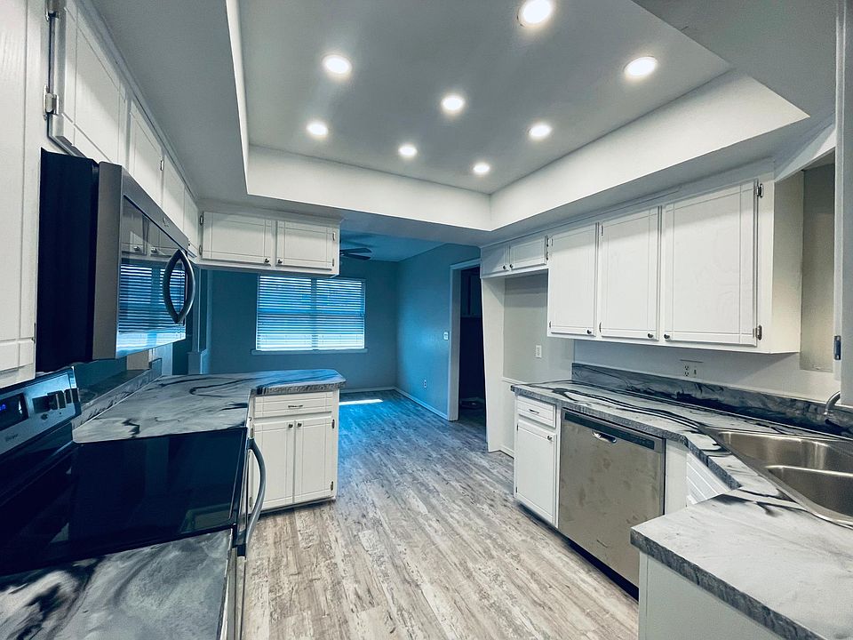 1st image of 906 W Churchill Way #1