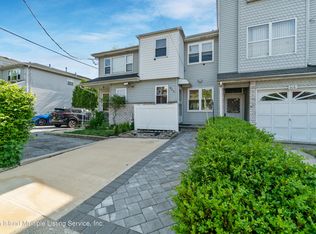 806 Bloomingdale Rd, Staten Island, NY 10309