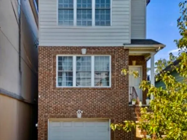 39 W 20th St, Bayonne, NJ 07002