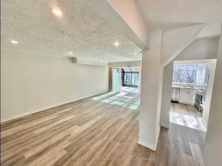408 Osiris Dr — Photo 2