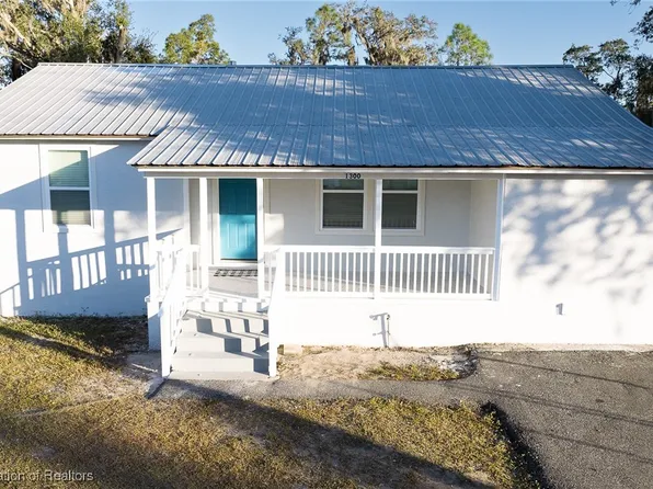 1300 Lakeview Dr, Sebring, FL 33870