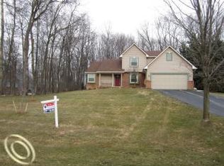 10042 Orchard Ridge Ct, Holly, MI 48442