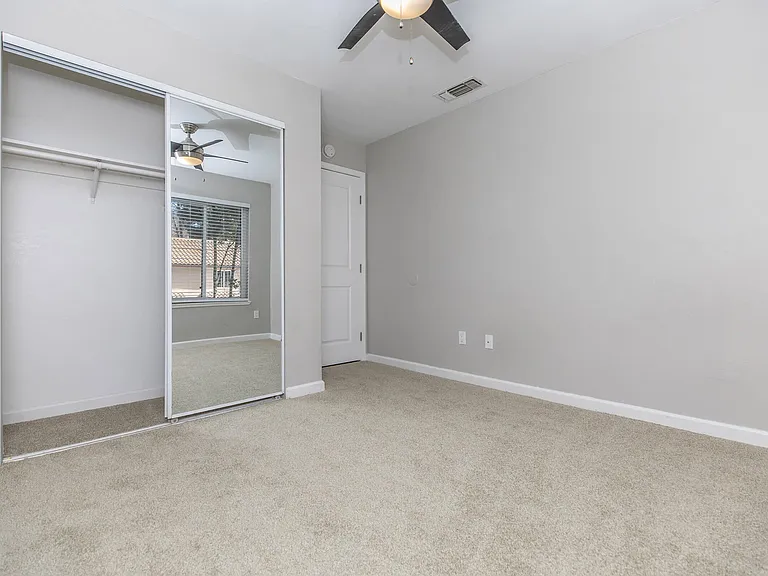 54 Quay Ct — Photo 115