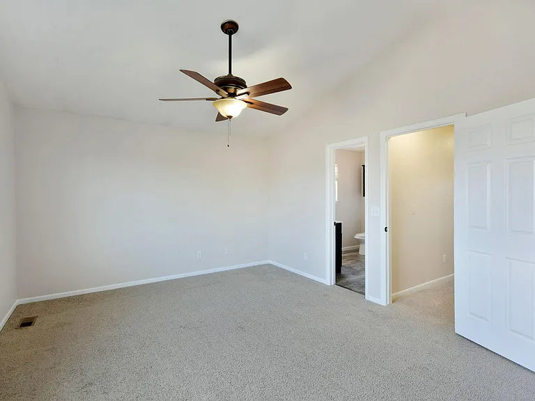 1194 Eagle Dr — Photo 14
