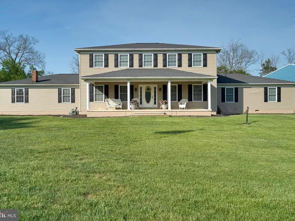 303 Cedar Hollow Ln, Kearneysville, WV 25430