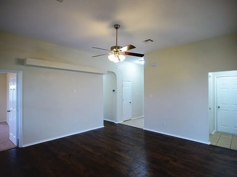 2909 Maria Dr — Photo 5