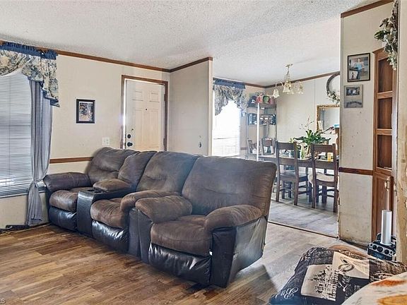 2nd image of 1040 Kelly Dr
