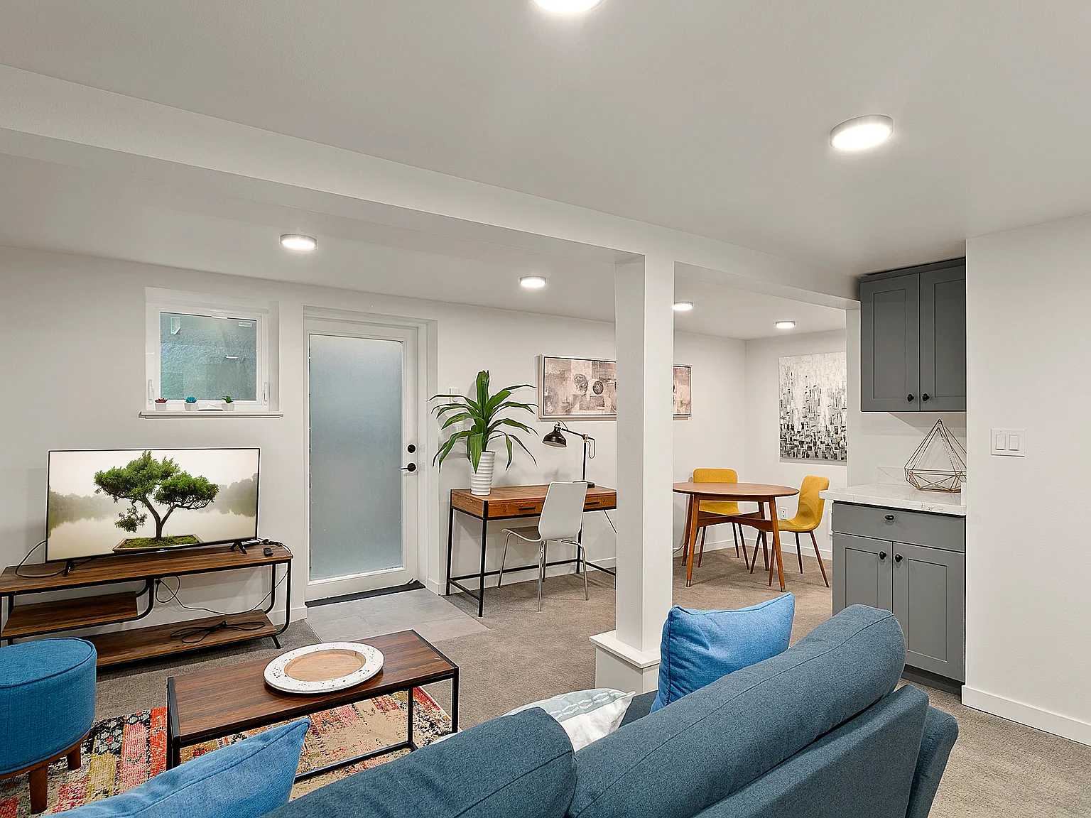 3 bed, 2000 sqft, $4,250 — Photo 2