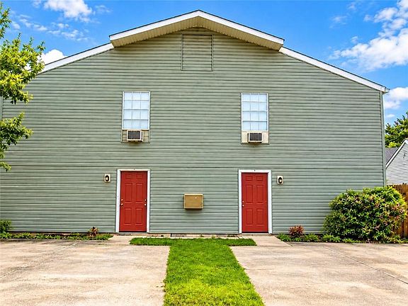 2nd image of 209 Helen St