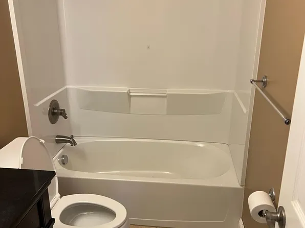 168 Foxwood Rd, Coraopolis, PA 15108