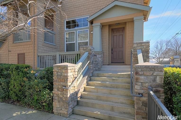 1st image of 415 Washington Sq #24