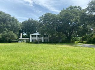 712 Penn Waller Rd, Savannah, GA 31410