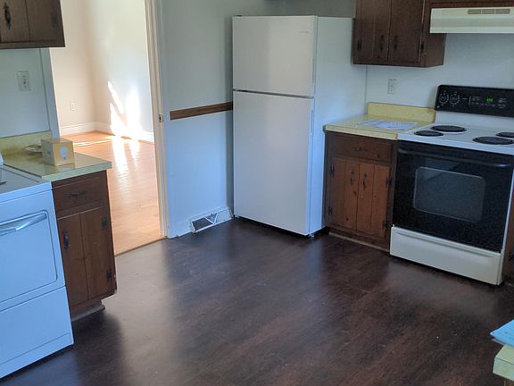 5th image of 228 Milford St #228
