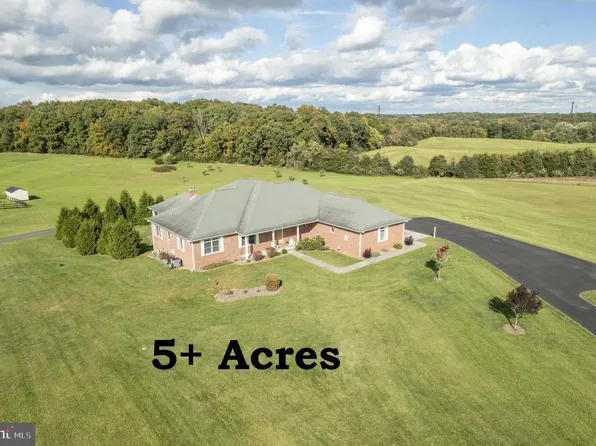 424 Riley Mill Ln, Middletown, VA 22645