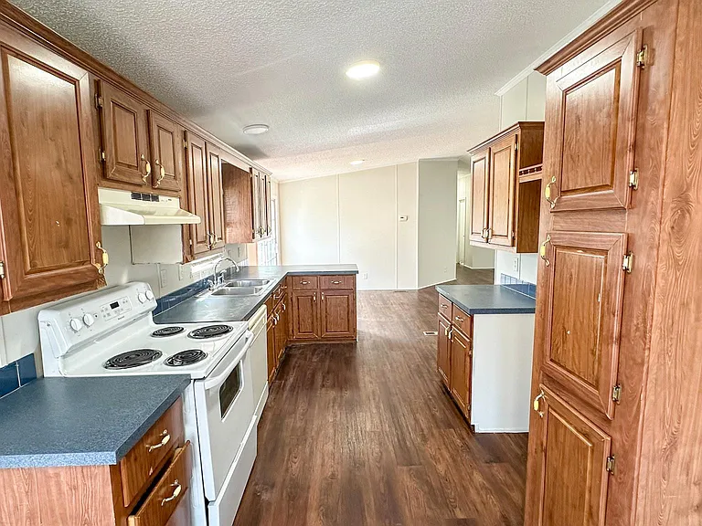 16487 Brittany Way — Photo 14