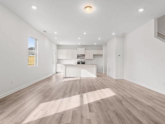 5th image of 42 Umber Ln