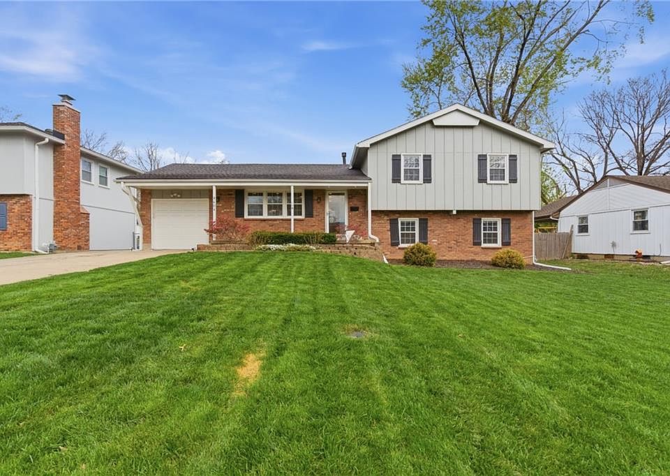 9404 Knox Dr, Overland Park, KS 66212 | Zillow