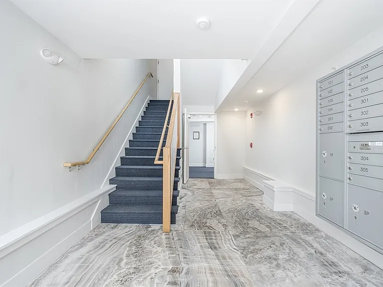 1540 N Shore Rd #305 — Photo 11